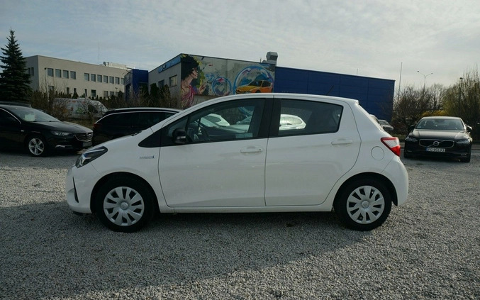 Toyota Yaris cena 48400 przebieg: 99445, rok produkcji 2019 z Knurów małe 529